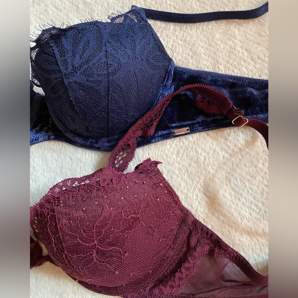 Bundle of 32B bras - Picture 2 of 7